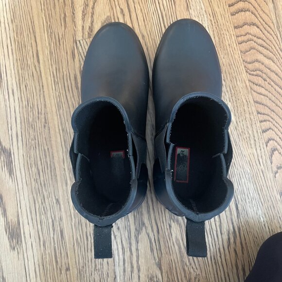 Hunter Women's Refined Slim Fit Chelsea Rain Boots - Picture 3 of 7